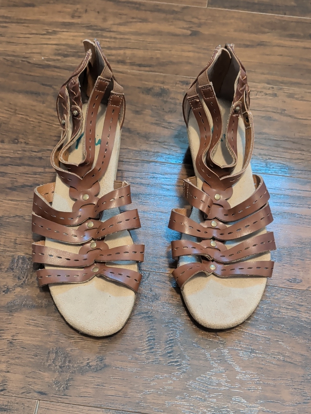 Yuu Brown Strappy Gladiator Sandals